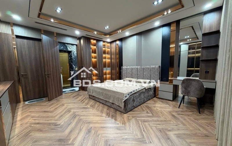 HAI BÀ TRƯNG - SIÊU PHẨM LÔ GÓC  - THANG MÁY -  Cách 10m ra Phố